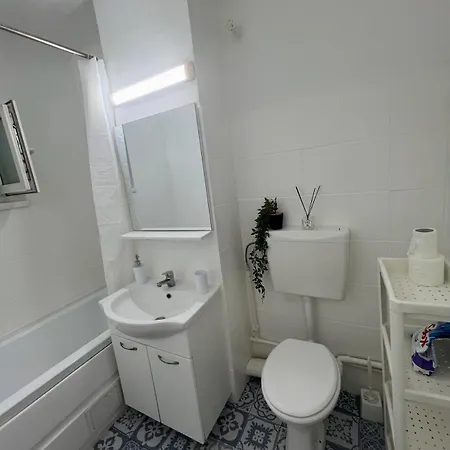 Beachluxe Andreea - 5 Min To Apartmán